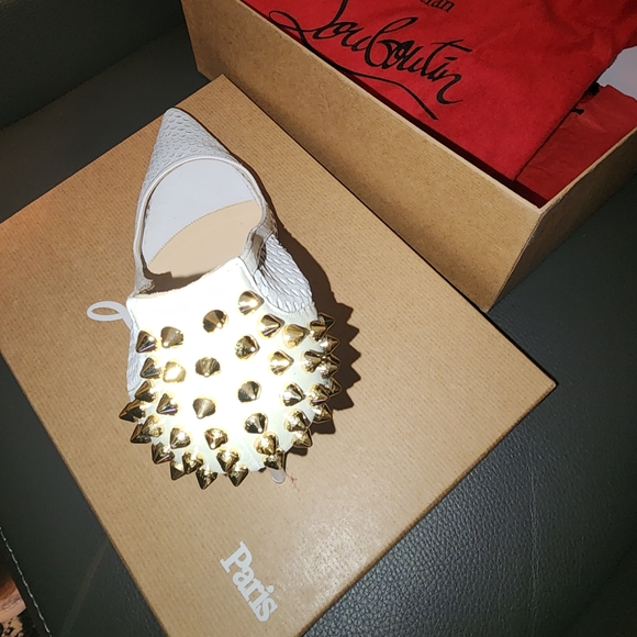 Christian Louboutin White and Gold Spiked Flat - Picture 1 of 4